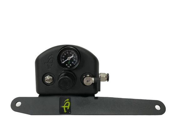 Overland Vehicle Systems professional 4-tire inflation system mounted on Jeep Wrangler JL with air hoses connected to all whe